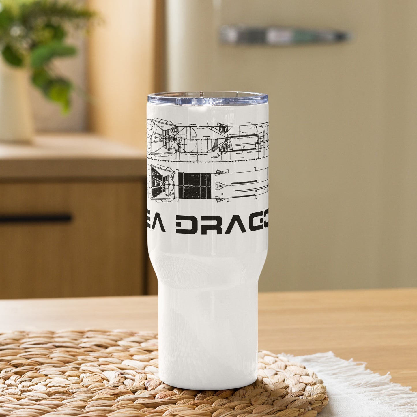 Travel mug with a handle